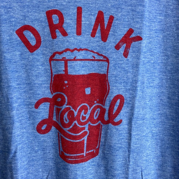 Woman’s Large Short Sleeve T Lightweight Undersized “Drink Local” Preowned Good - Picture 2 of 5